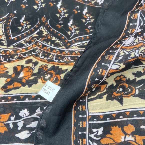Black and Tan Paisley Silk Scarf New - Picture 8 of 8